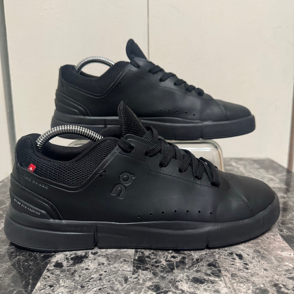 ON The Roger Advantage Mens Size  9 Shoes All Black Casual Tennis Sneakers EUC - Picture 3 of 14